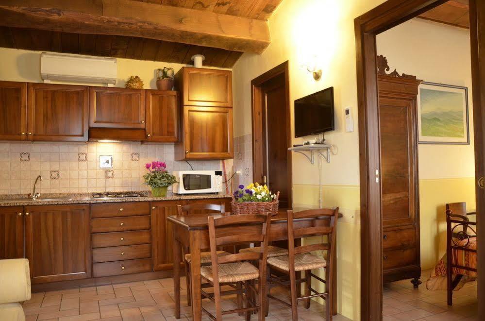 Agriturismo Le Due Torri Torre Quadrano Spello Ngoại thất bức ảnh