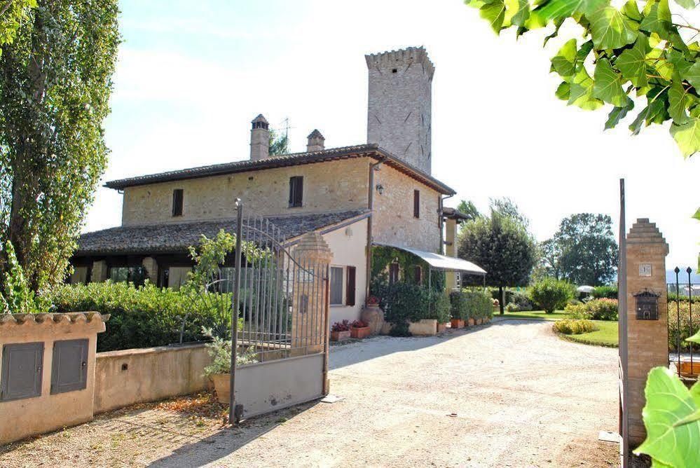 Agriturismo Le Due Torri Torre Quadrano Spello Ngoại thất bức ảnh