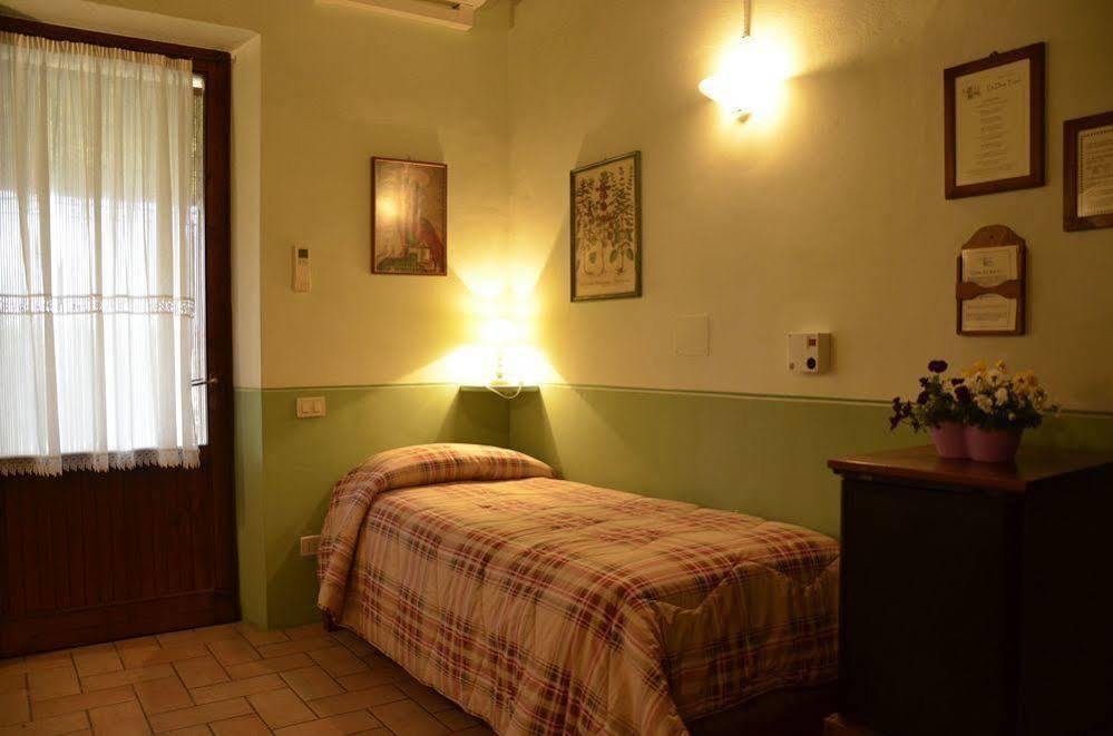 Agriturismo Le Due Torri Torre Quadrano Spello Ngoại thất bức ảnh