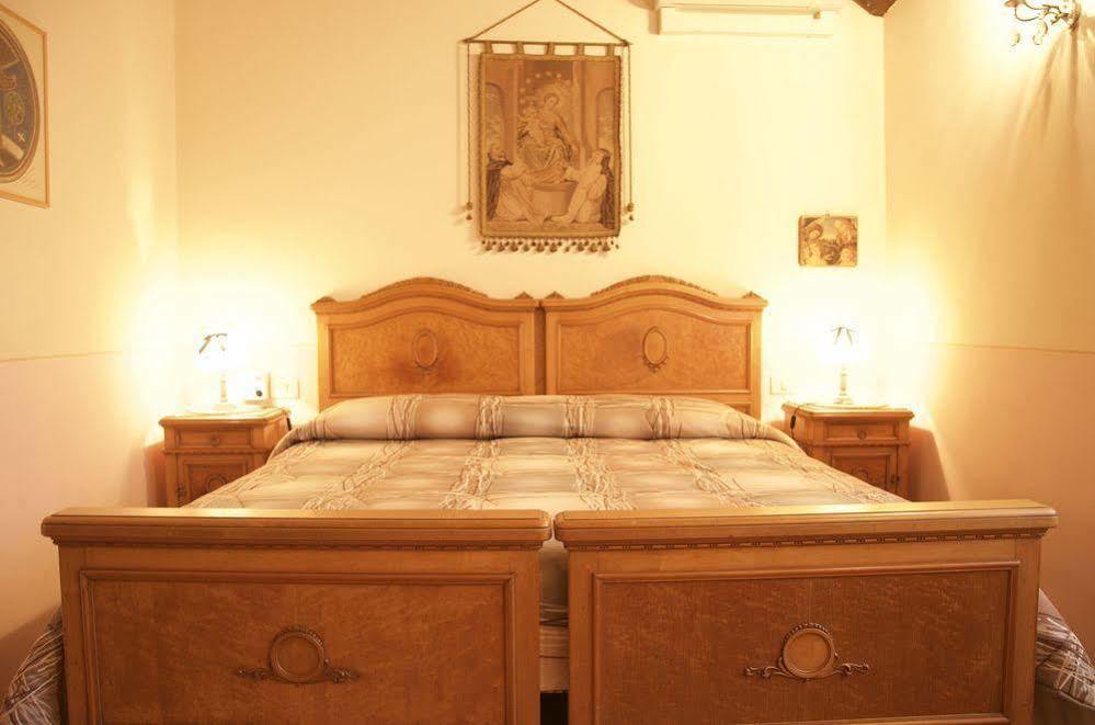 Agriturismo Le Due Torri Torre Quadrano Spello Ngoại thất bức ảnh